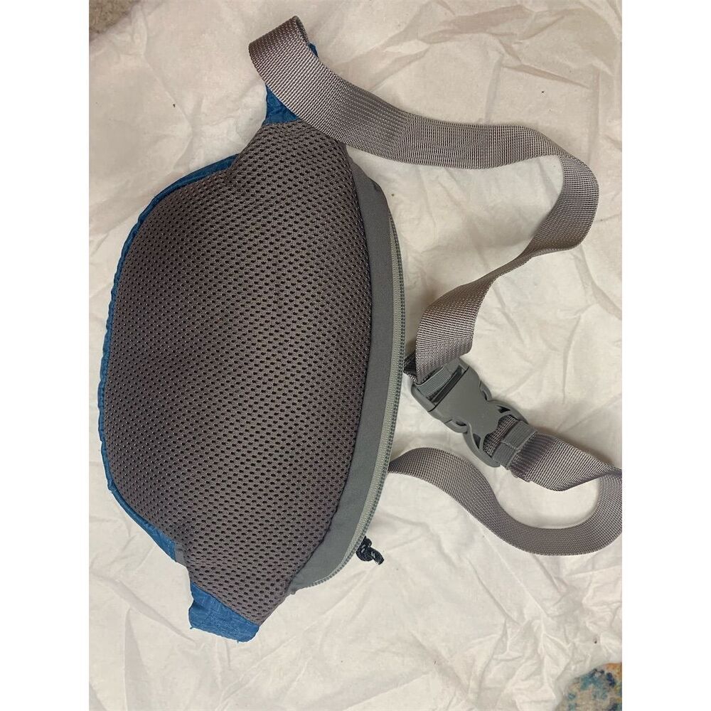 L.L. Bean Unisex Blue Stowaway Waist Pack Everyday Bag - Picture 6 of 6